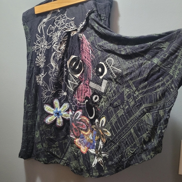 Desigual black skirt w/floral pattern Sz. S - Picture 3 of 7